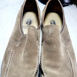 Hush Puppies Size 9 Men flat shoes Color Brown new without tag.